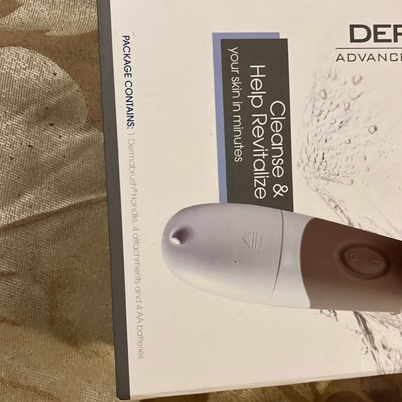 BNIB Demabrush Advanced Cleansing System - Picture 4 of 6